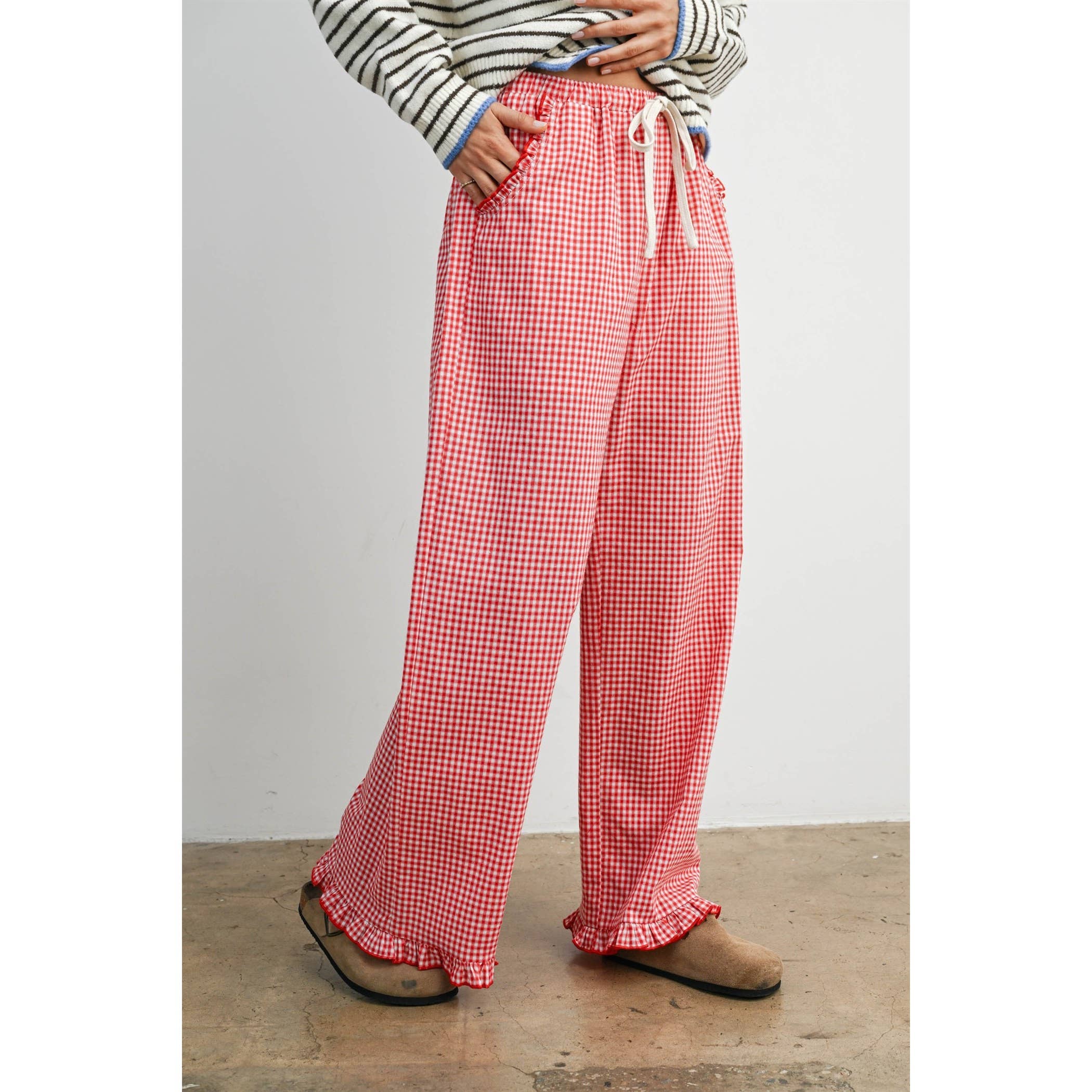 Ruffle Hem Cropped Pants
