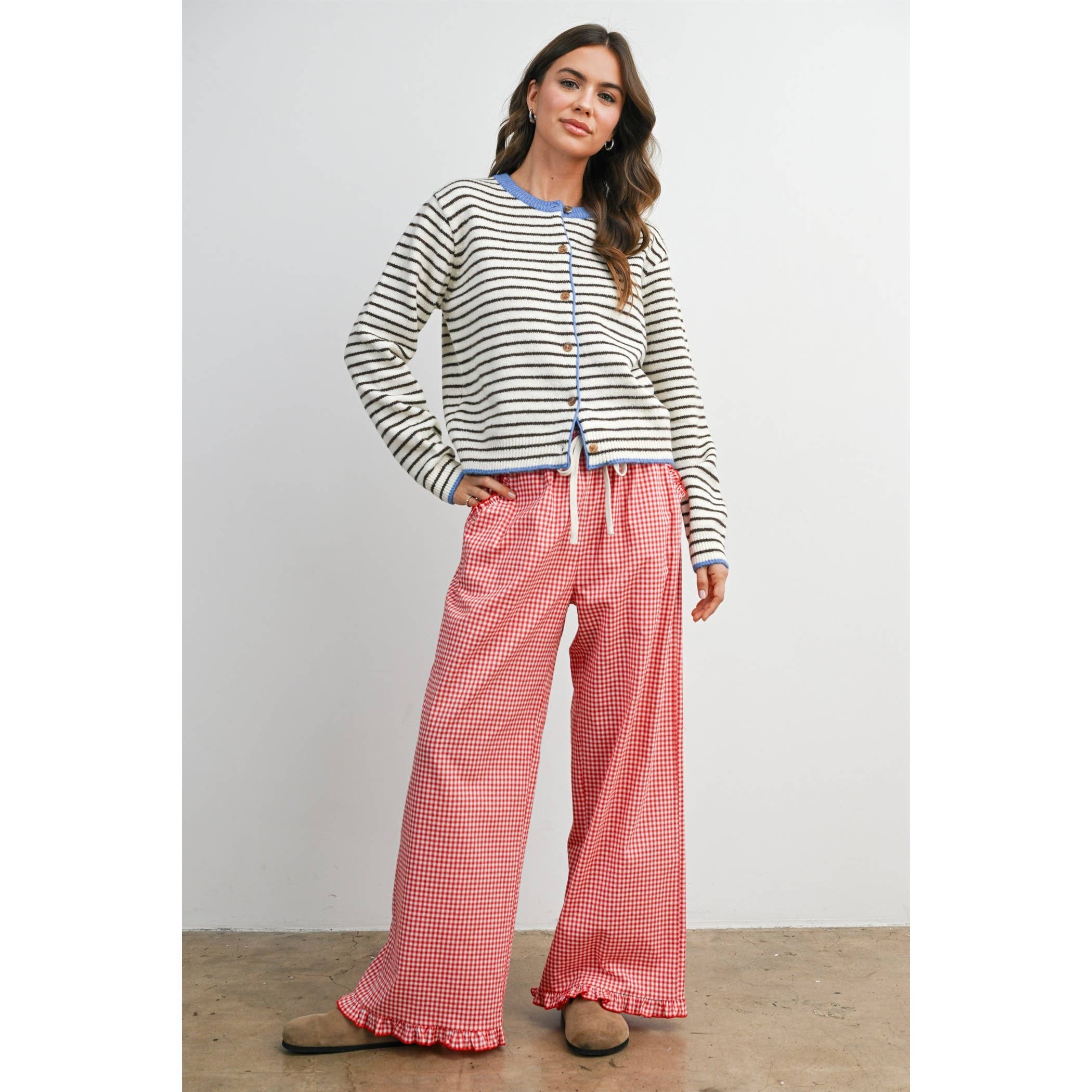 Ruffle Hem Cropped Pants